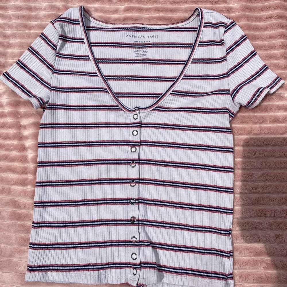 American Eagle top